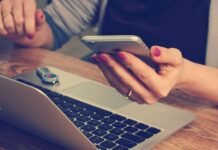 Czy nauczyciele powinni używać więcej technologii w klasie?