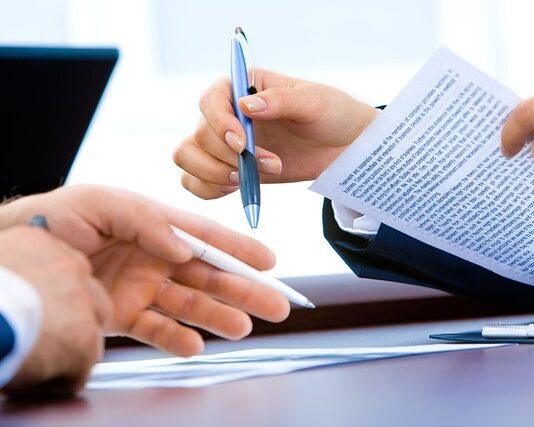 Czy na kontrakcie jest okres wypowiedzenia? Czy na kontrakcie jest okres wypowiedzenia?