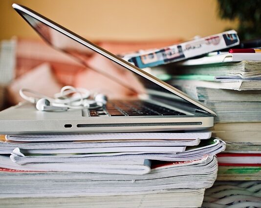 Jak się wymawia słowo webinar? Jak się wymawia słowo webinar?