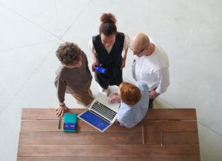 Jak nawiązać kontakt z influencerami na Instagramie