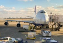 Jak przygotować maszynę do transportu? Rola skrzyni w ochronie ładunku Jak przygotować maszynę do transportu? Rola skrzyni w ochronie ładunku
